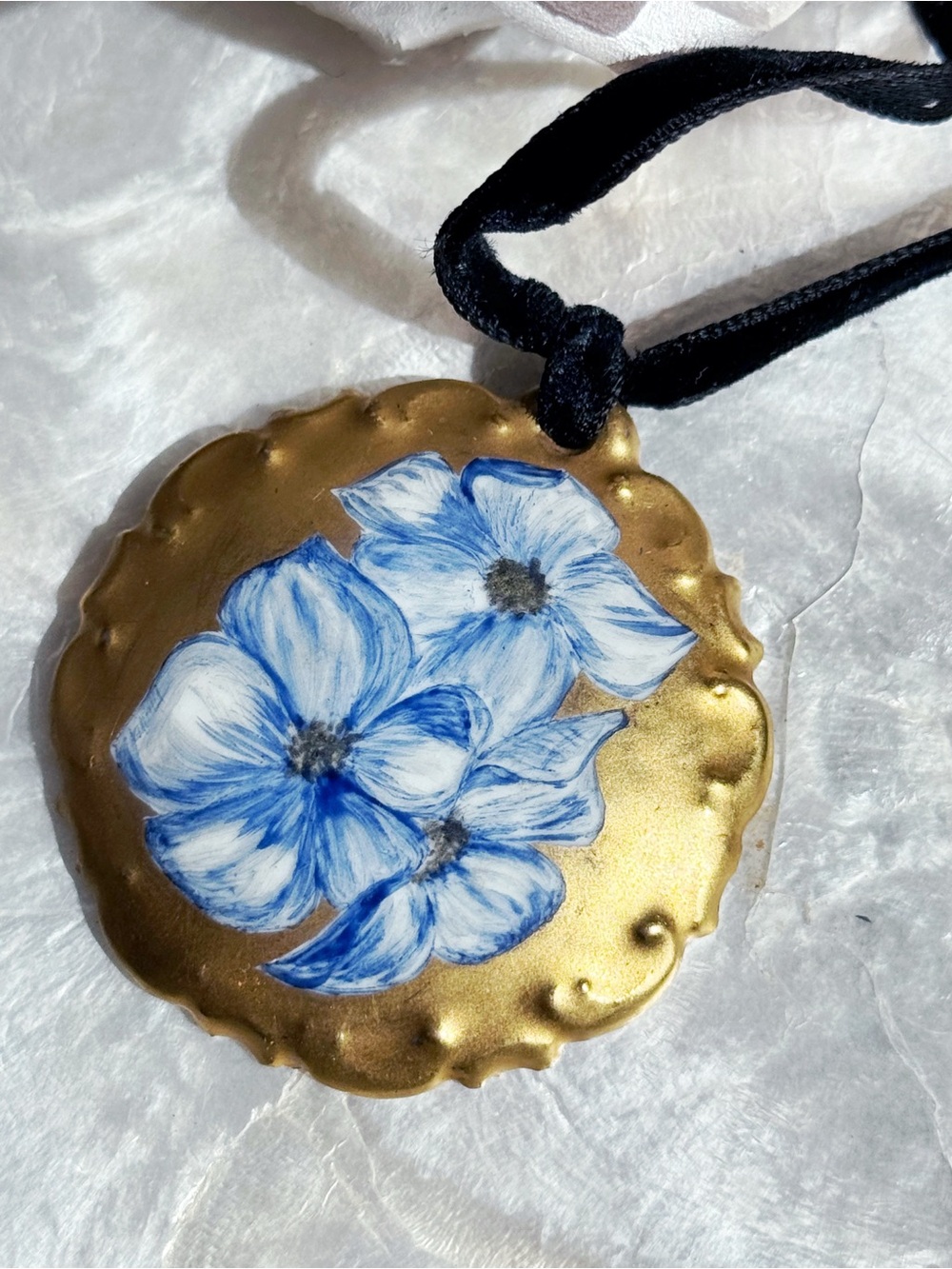Vintage hand painted gold & blue flower pendant necklace with velvet cord